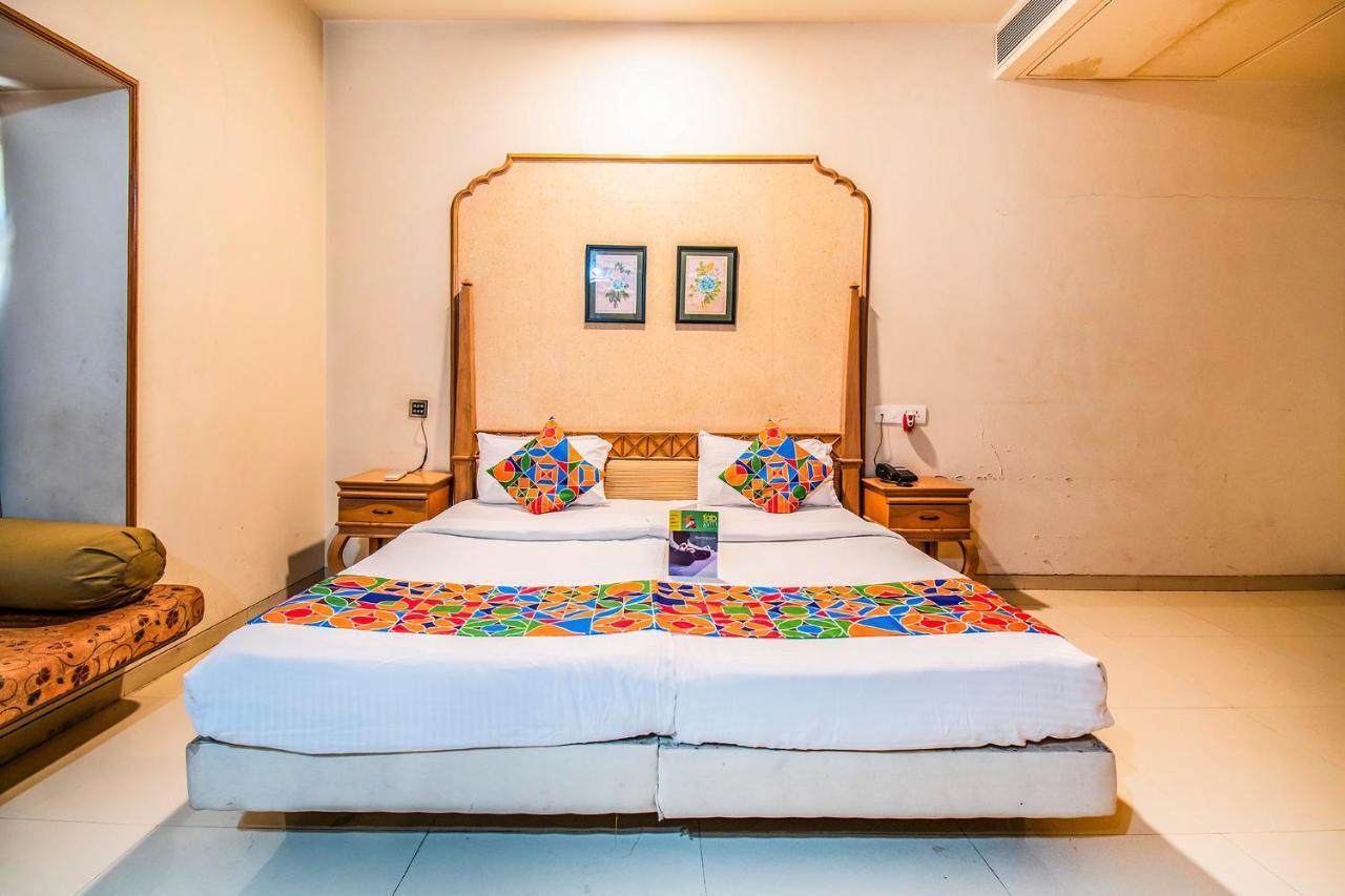 Collection O Hotel Rajwada Near The Pavillion Pune Extérieur photo