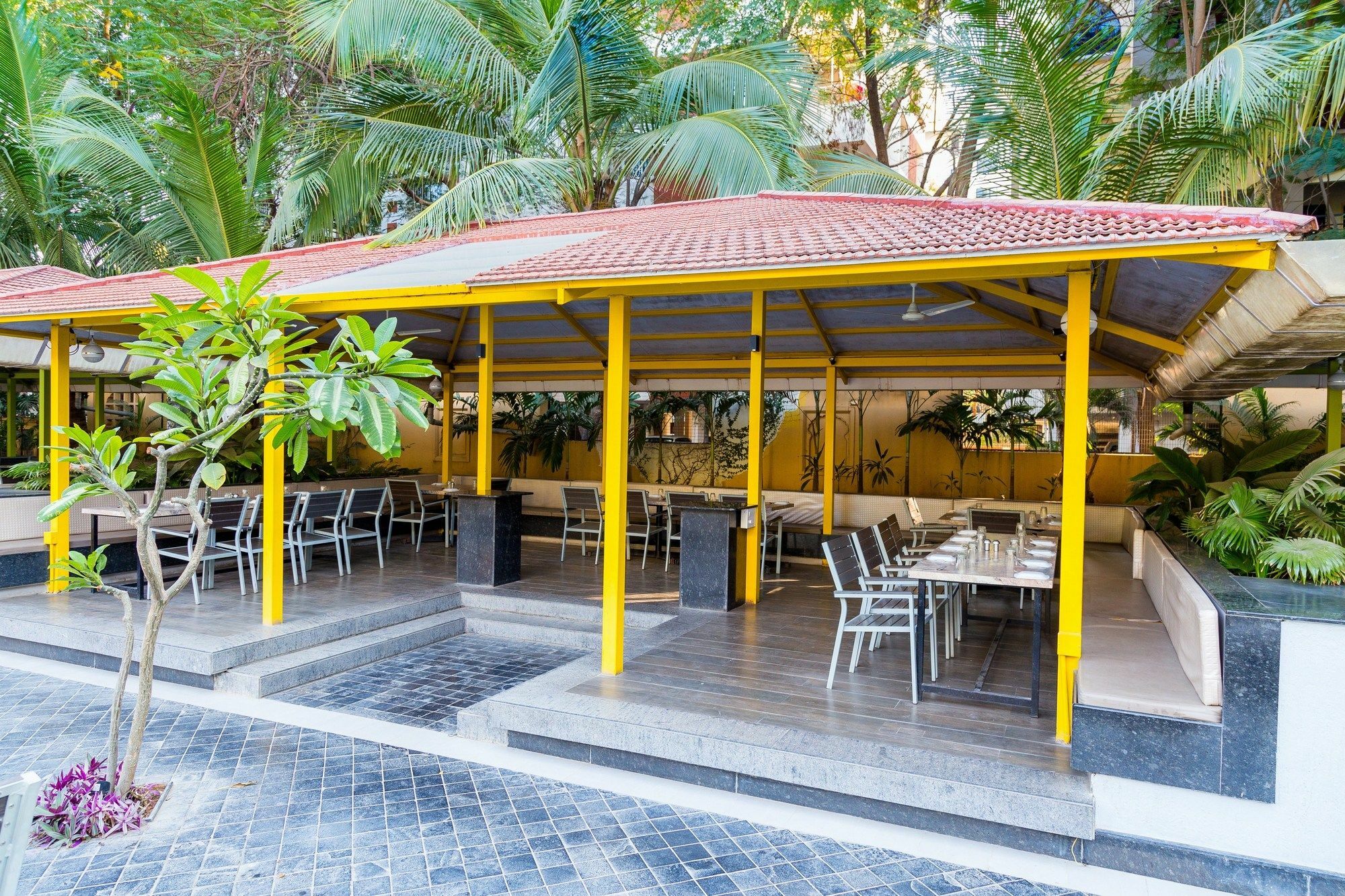 Collection O Hotel Rajwada Near The Pavillion Pune Extérieur photo