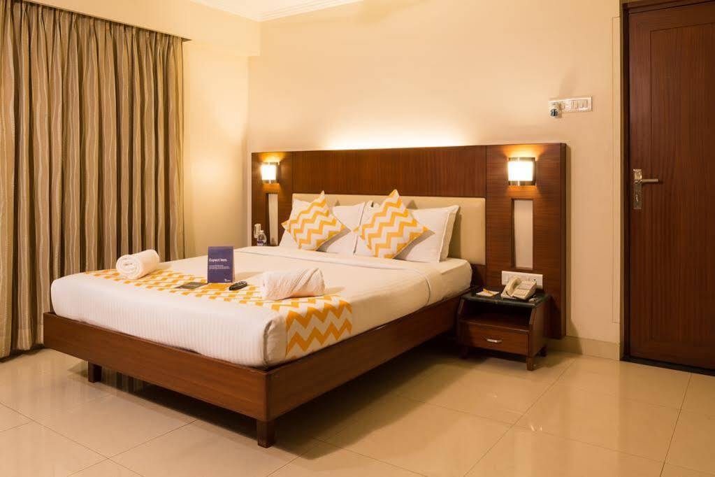Collection O Hotel Rajwada Near The Pavillion Pune Extérieur photo